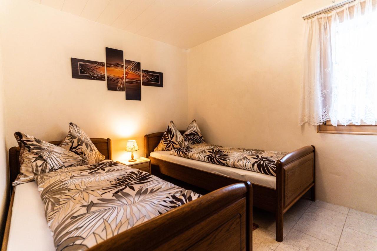 Haus Birchi, Fiesch 3.5-Zimmerwohnung Birchi Bagian luar foto